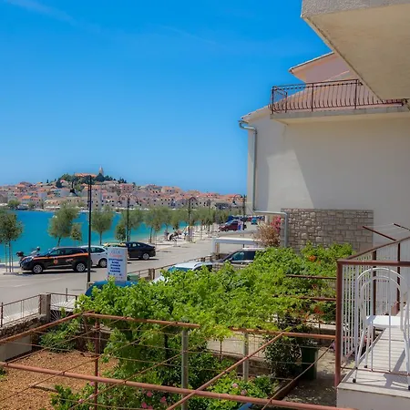 Apartamento Family Nizic Primošten