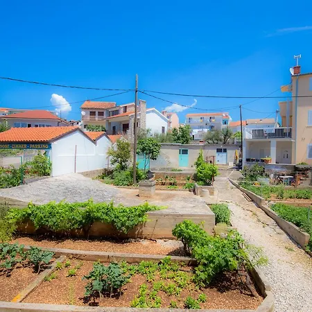 Family Nizic Apartmán *