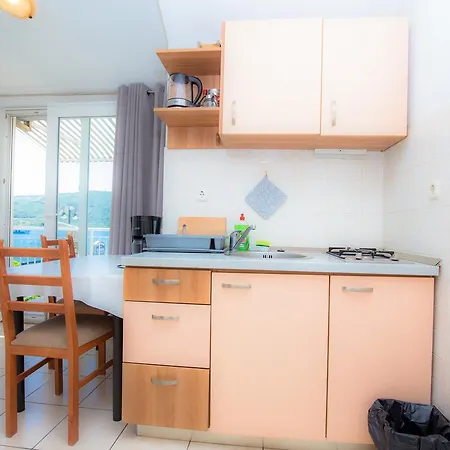 Family Nizic Apartman Primosten